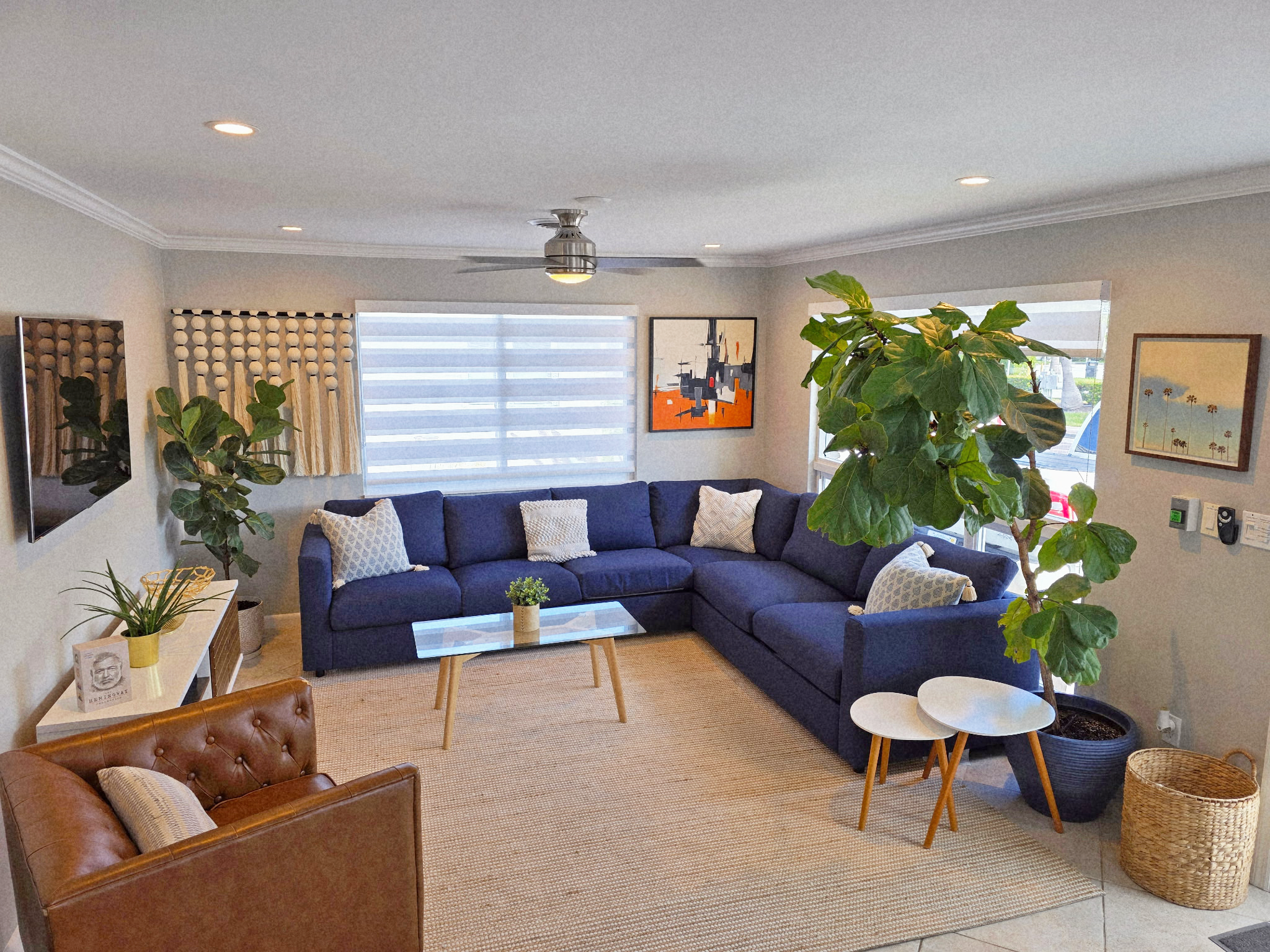 Beach house steps to the sand on Hollywood Beach